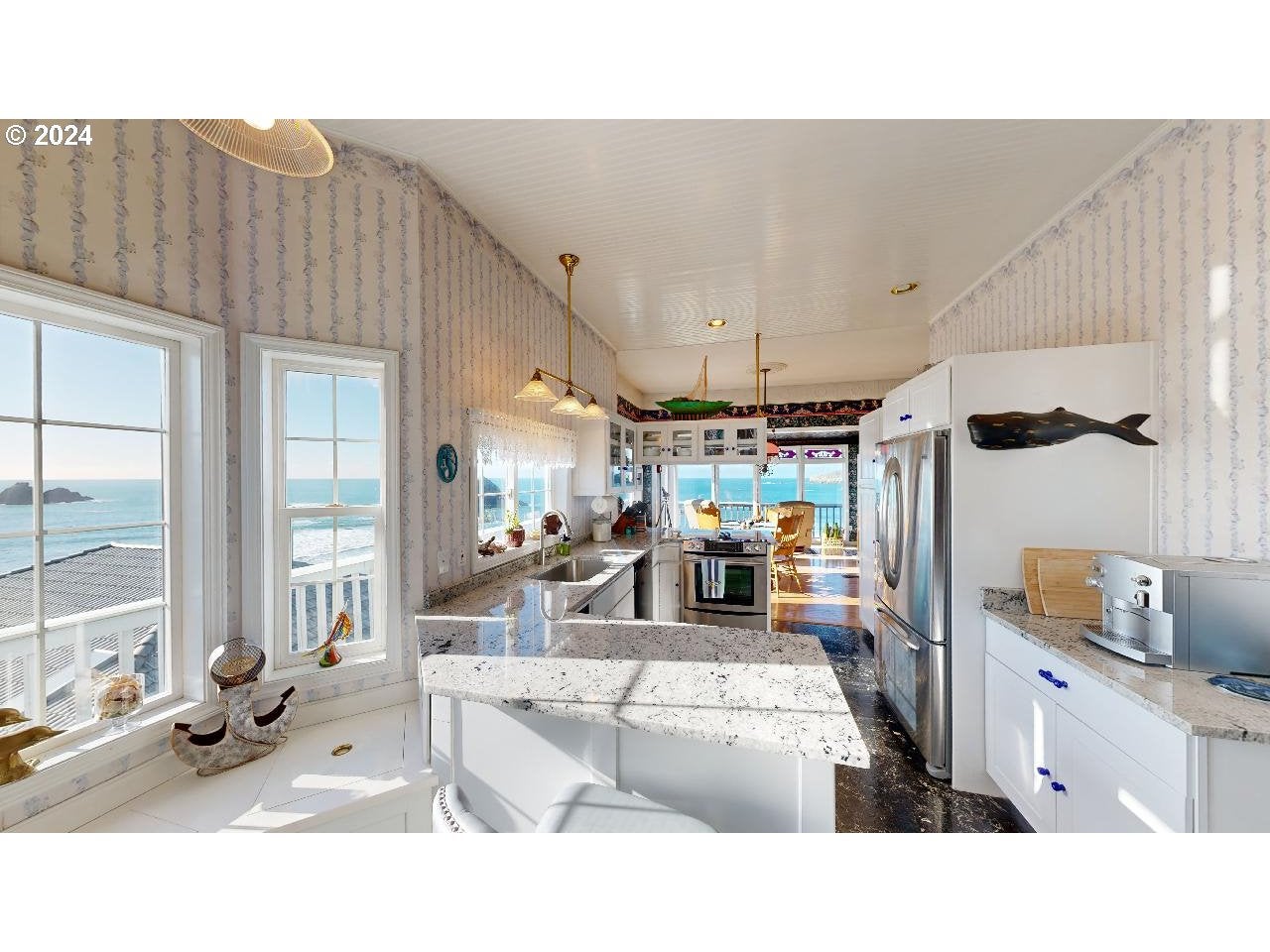 Brookings, Oregon, 97415, United States, ,5 BathroomsBathrooms,Residential,Active,1701896