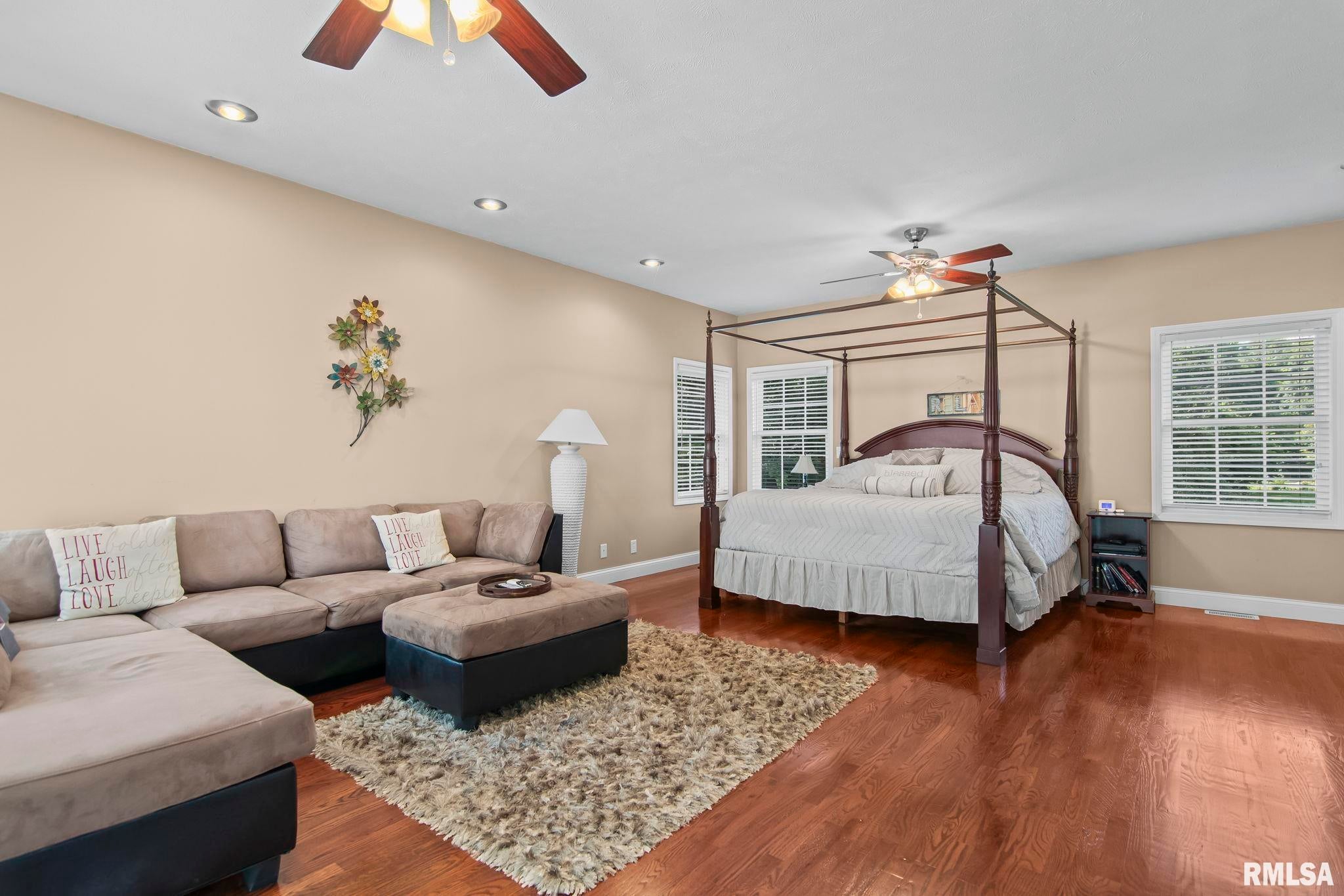 Athens, Illinois, 62613, United States, 5 Bedrooms Bedrooms, ,7 BathroomsBathrooms,Residential,Active,1898238