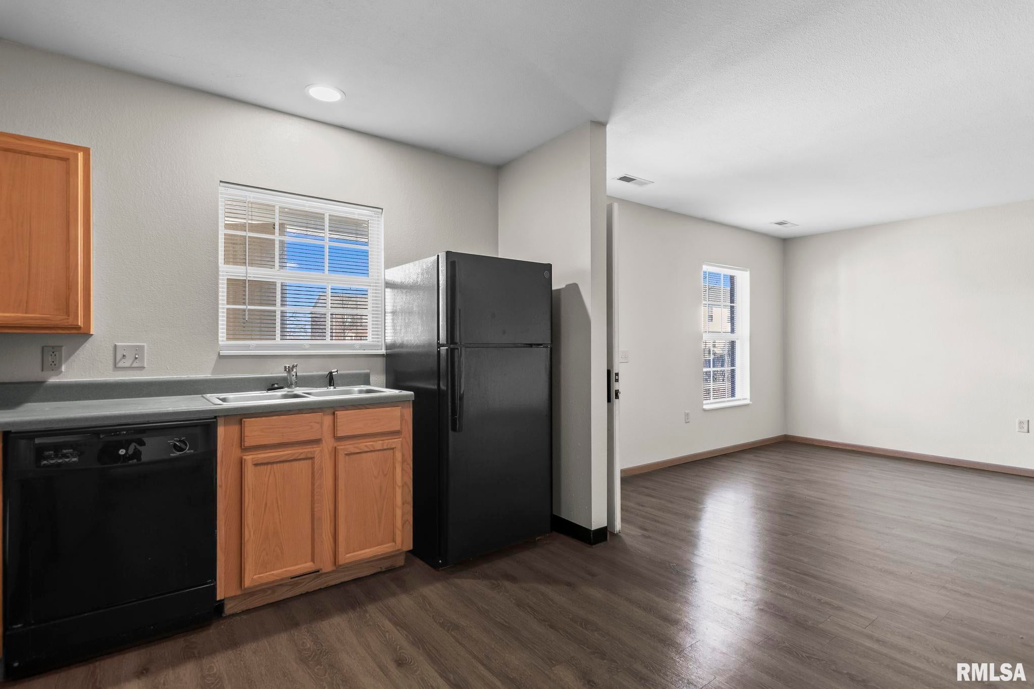 Chatham, Illinois, 62629, United States, ,Residential,Contingent,1788474