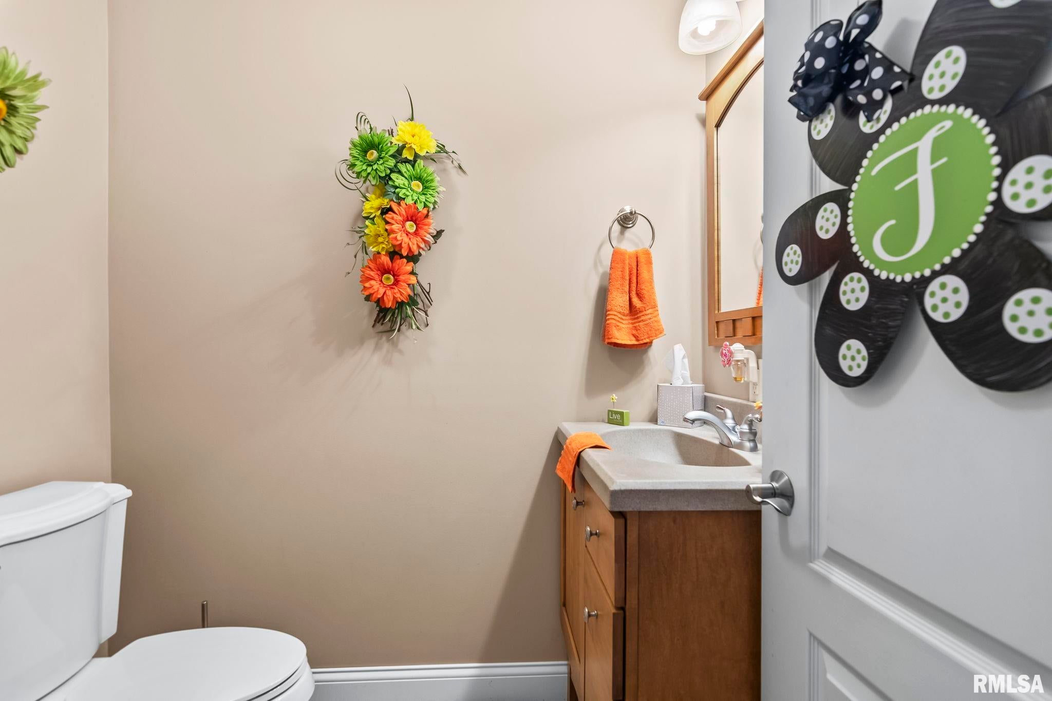 Athens, Illinois, 62613, United States, 5 Bedrooms Bedrooms, ,7 BathroomsBathrooms,Residential,Active,1898238