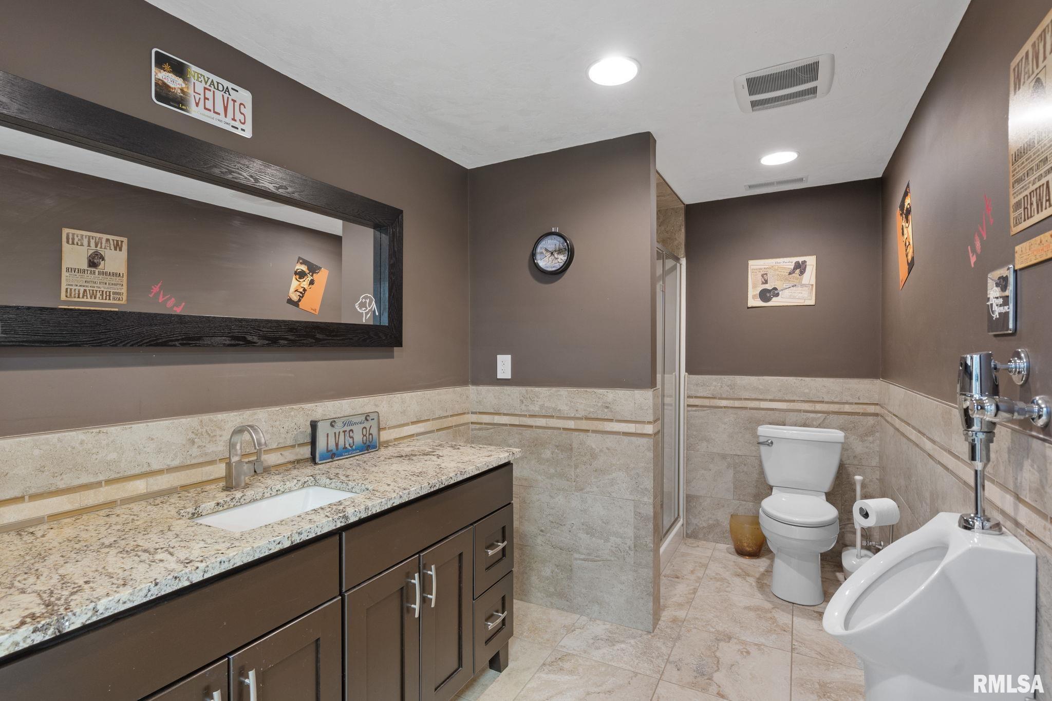 Geneseo, Illinois, 61254, United States, 3 Bedrooms Bedrooms, ,3 BathroomsBathrooms,Residential,Active,1945080
