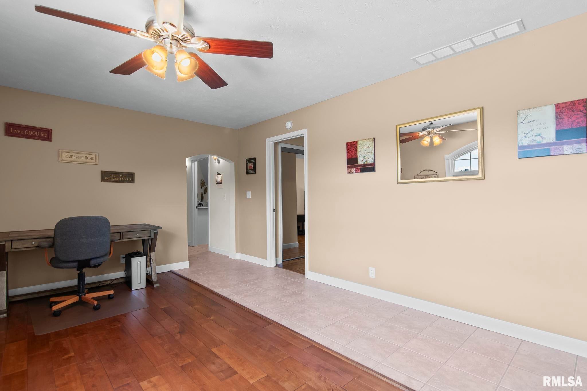 Athens, Illinois, 62613, United States, 5 Bedrooms Bedrooms, ,7 BathroomsBathrooms,Residential,Active,1898238