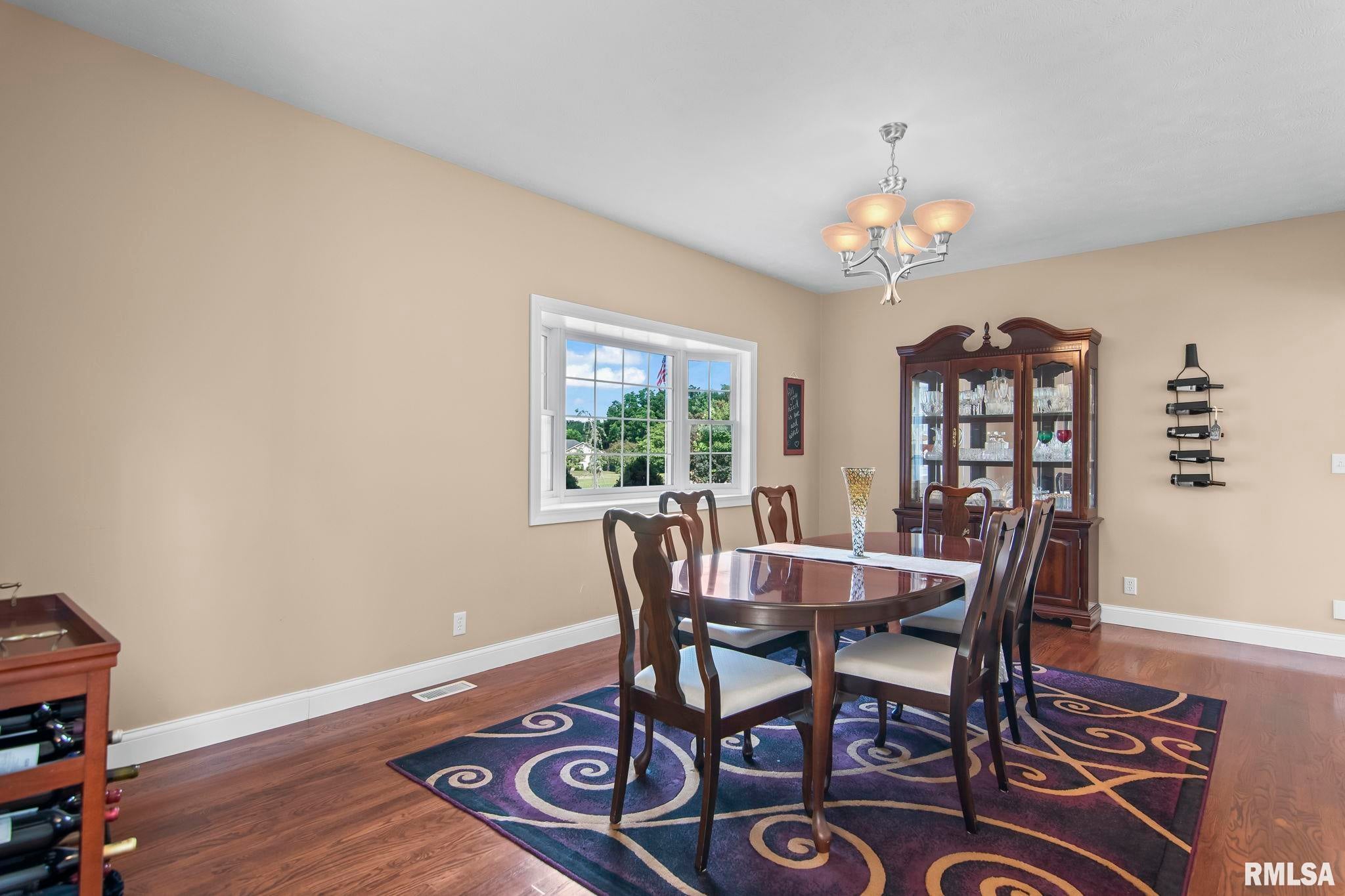 Athens, Illinois, 62613, United States, 5 Bedrooms Bedrooms, ,7 BathroomsBathrooms,Residential,Active,1898238