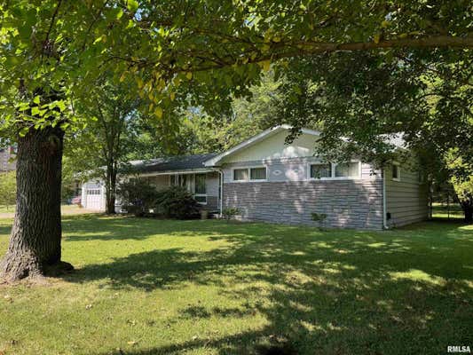 211 S MCLEANSBORO ST, BENTON, IL 62812 - Image 1