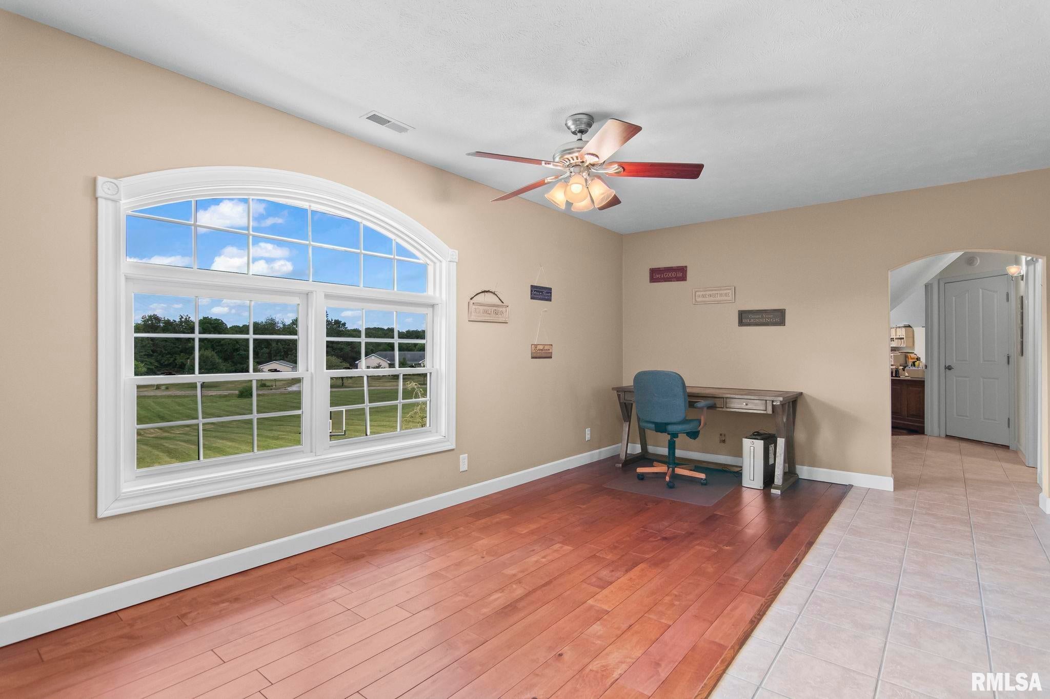 Athens, Illinois, 62613, United States, 5 Bedrooms Bedrooms, ,7 BathroomsBathrooms,Residential,Active,1898238