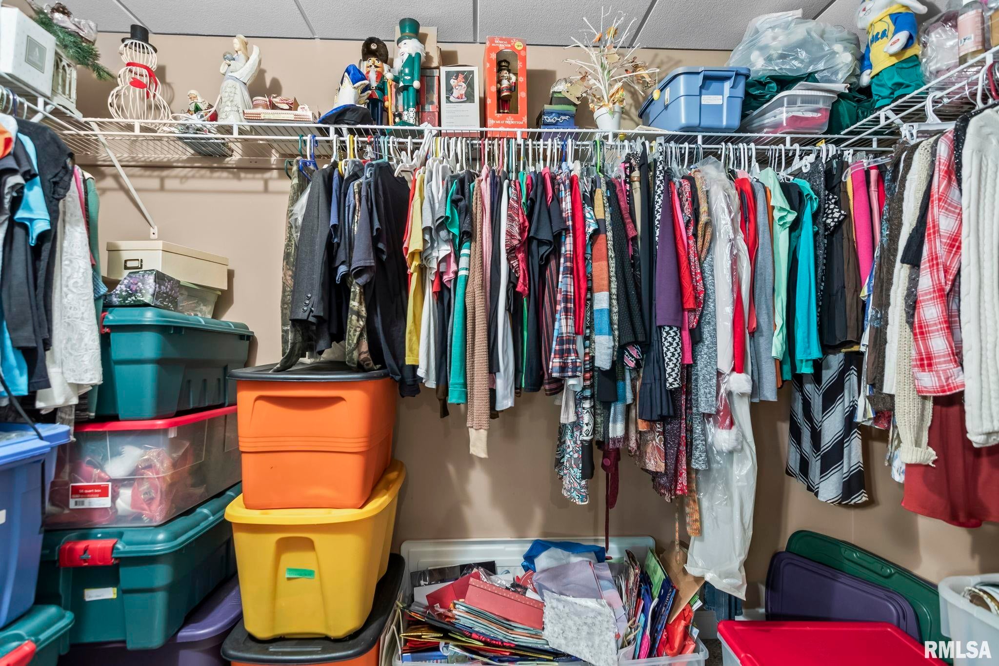 Athens, Illinois, 62613, United States, 5 Bedrooms Bedrooms, ,7 BathroomsBathrooms,Residential,Active,1898238