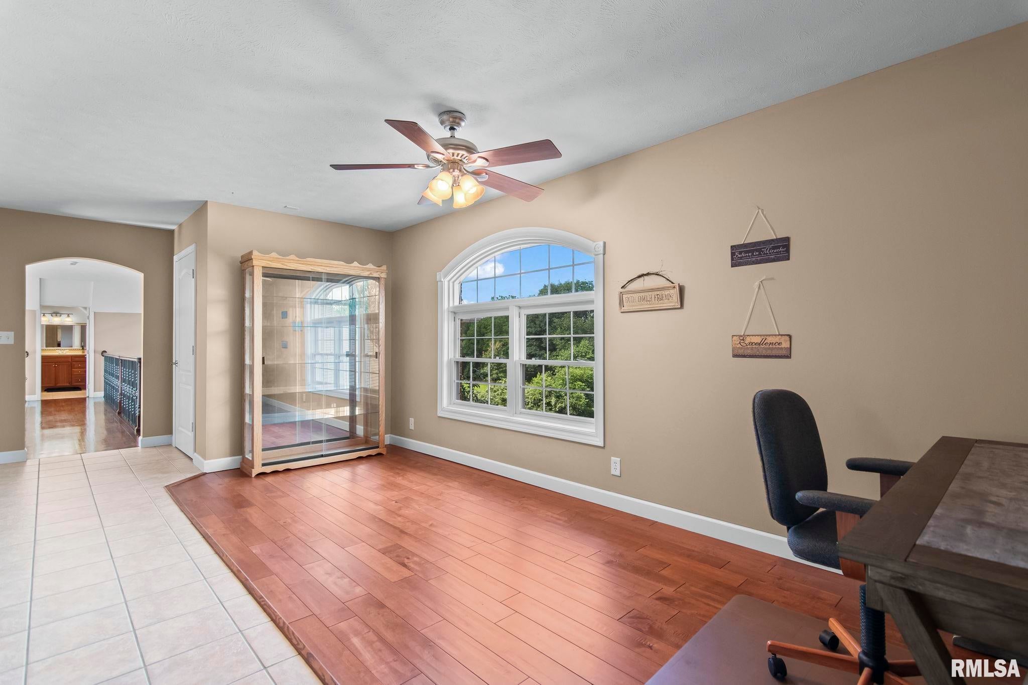 Athens, Illinois, 62613, United States, 5 Bedrooms Bedrooms, ,7 BathroomsBathrooms,Residential,Active,1898238