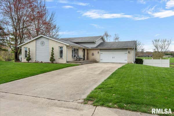 1422 MARY ELIZABETH DR, TAYLORVILLE, IL 62568 - Image 1