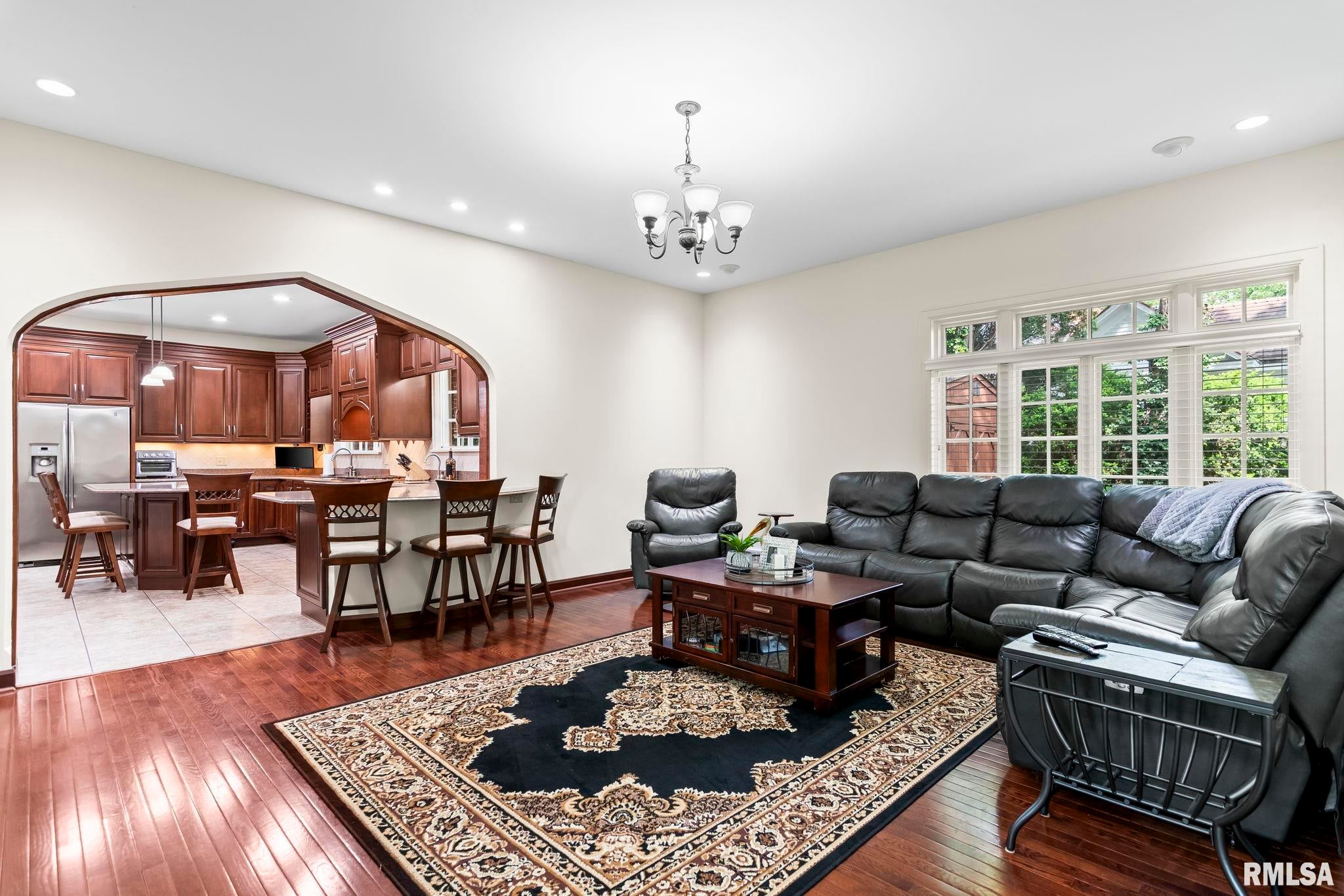 Springfield, Illinois, 62704, United States, 6 Bedrooms Bedrooms, ,7 BathroomsBathrooms,Residential,Active,1820370