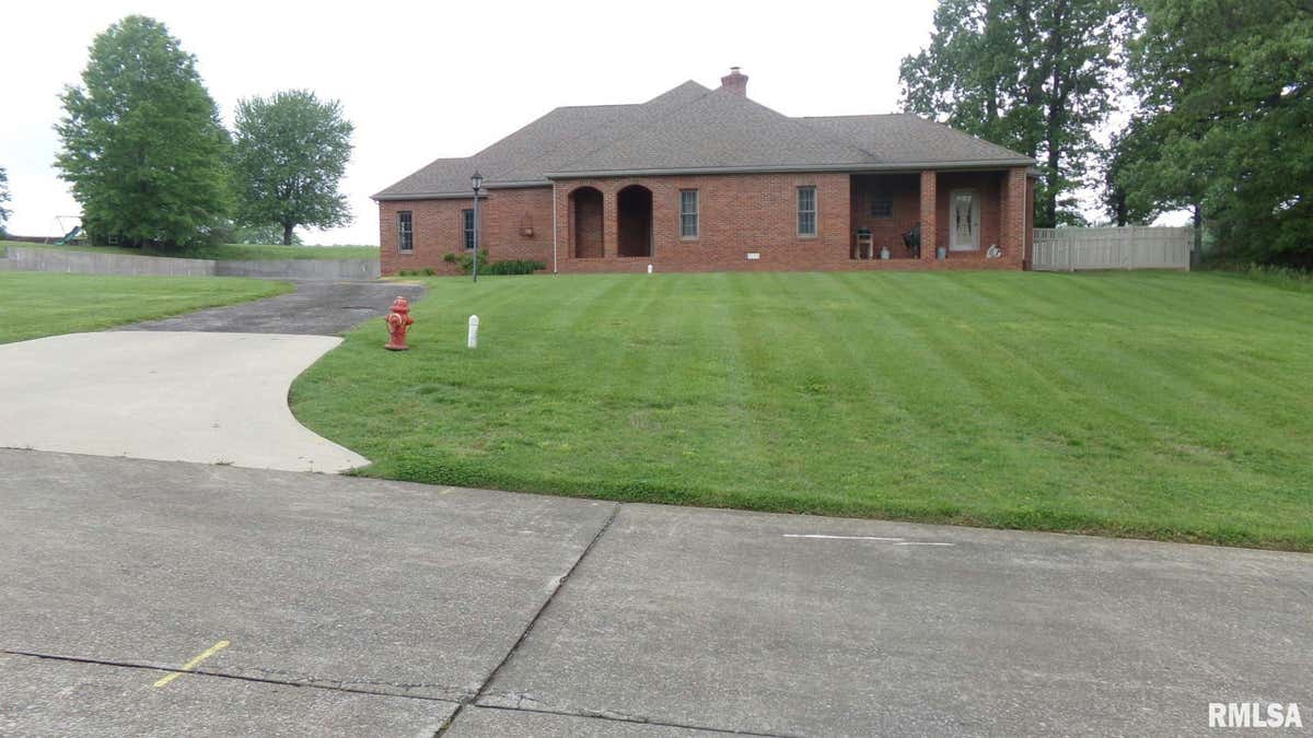 225 FAIRWAY DR, HARRISBURG, IL 62946, photo 1 of 35