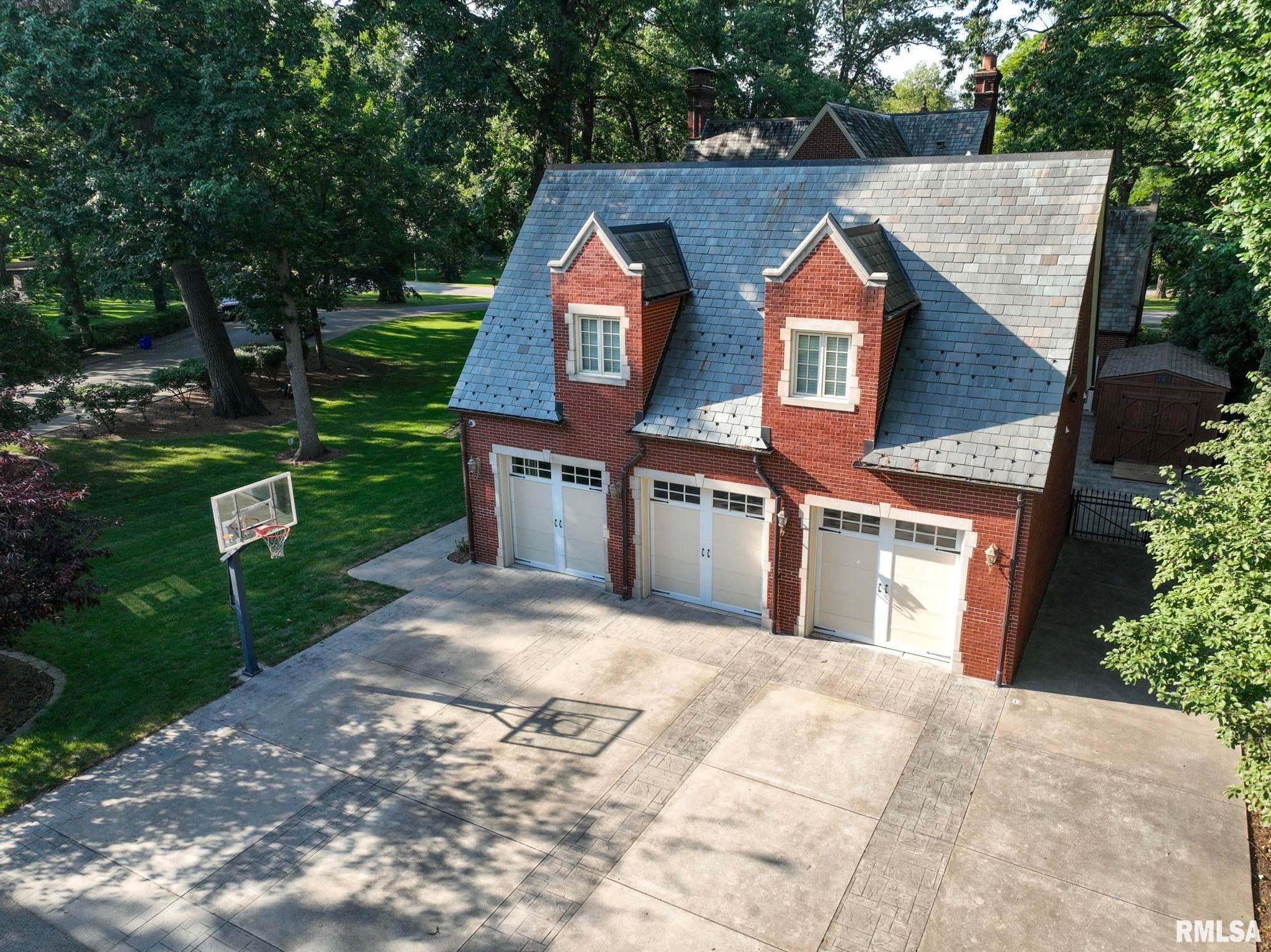 Springfield, Illinois, 62704, United States, 6 Bedrooms Bedrooms, ,7 BathroomsBathrooms,Residential,Active,1820370