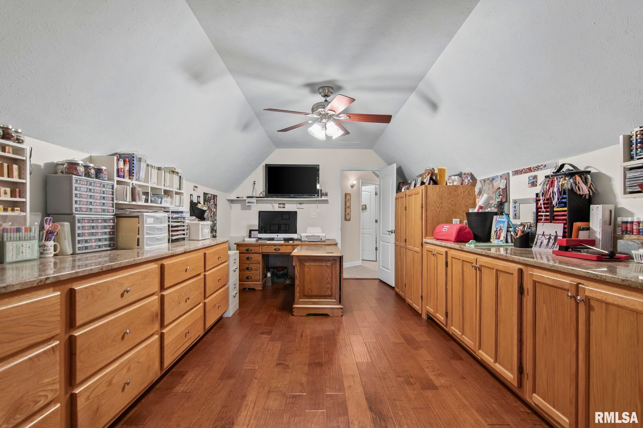 Athens, Illinois, 62613, United States, 5 Bedrooms Bedrooms, ,7 BathroomsBathrooms,Residential,Active,1898238