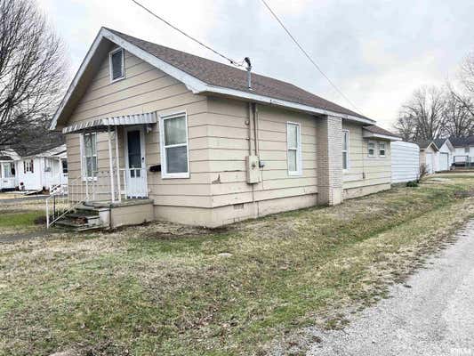 802 E MAIN ST, CHRISTOPHER, IL 62822 - Image 1