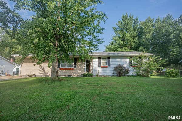 136 DONOHO DR, SALEM, IL 62881 - Image 1