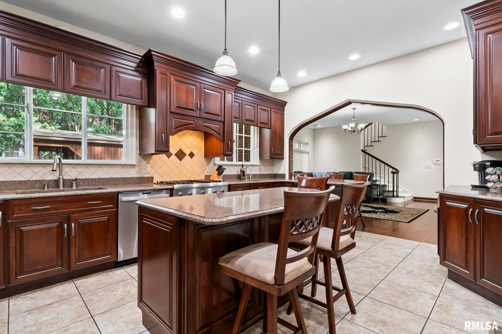 Springfield, Illinois, 62704, United States, 6 Bedrooms Bedrooms, ,7 BathroomsBathrooms,Residential,Active,1820370