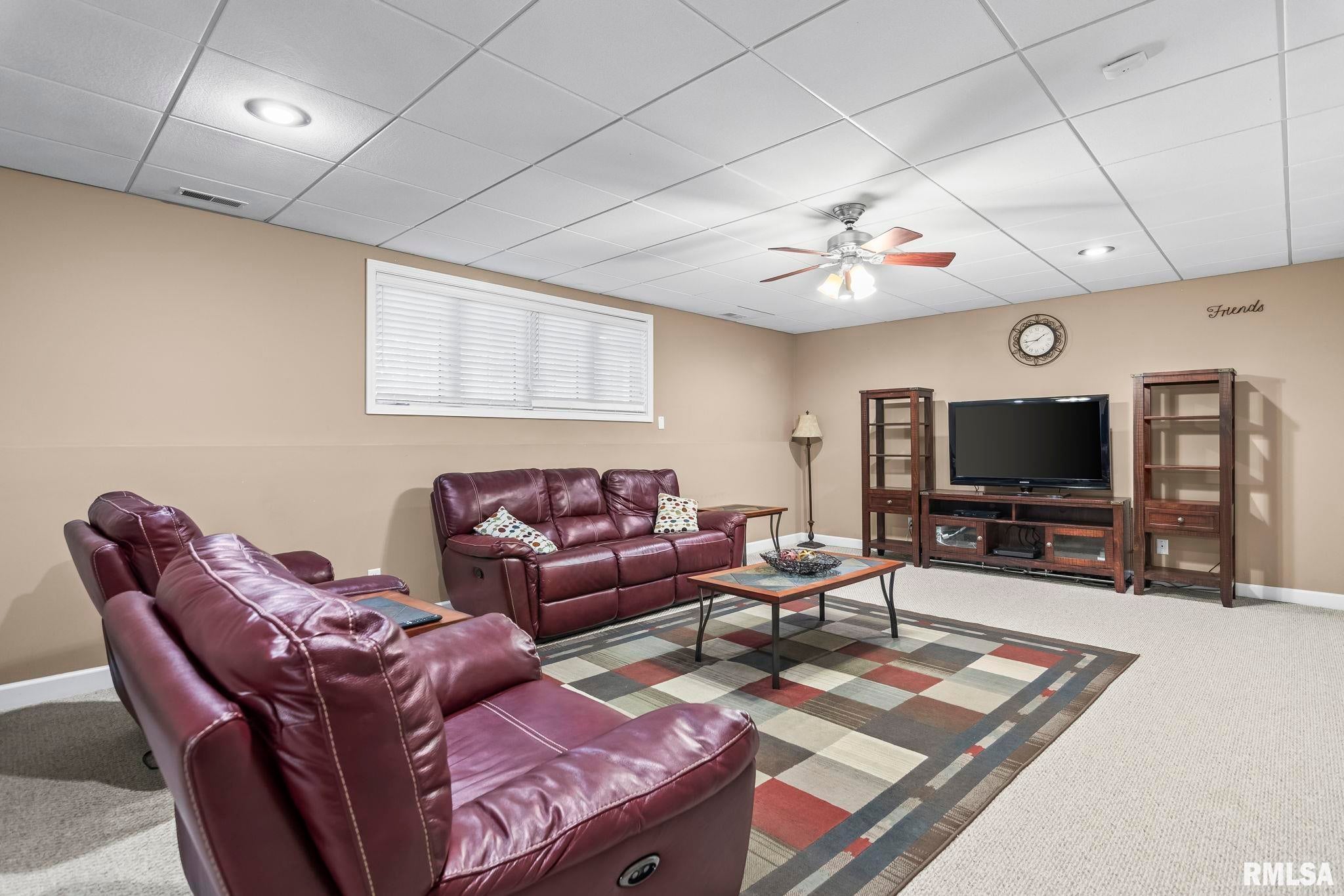 Athens, Illinois, 62613, United States, 5 Bedrooms Bedrooms, ,7 BathroomsBathrooms,Residential,Active,1898238