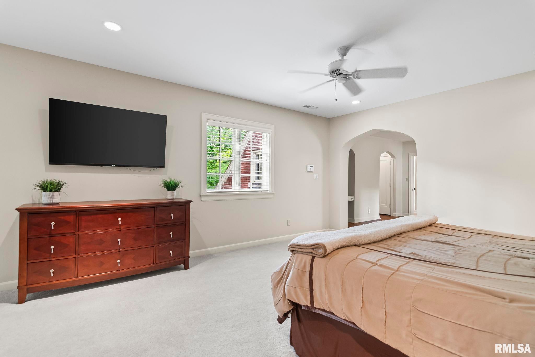 Springfield, Illinois, 62704, United States, 6 Bedrooms Bedrooms, ,7 BathroomsBathrooms,Residential,Active,1820370