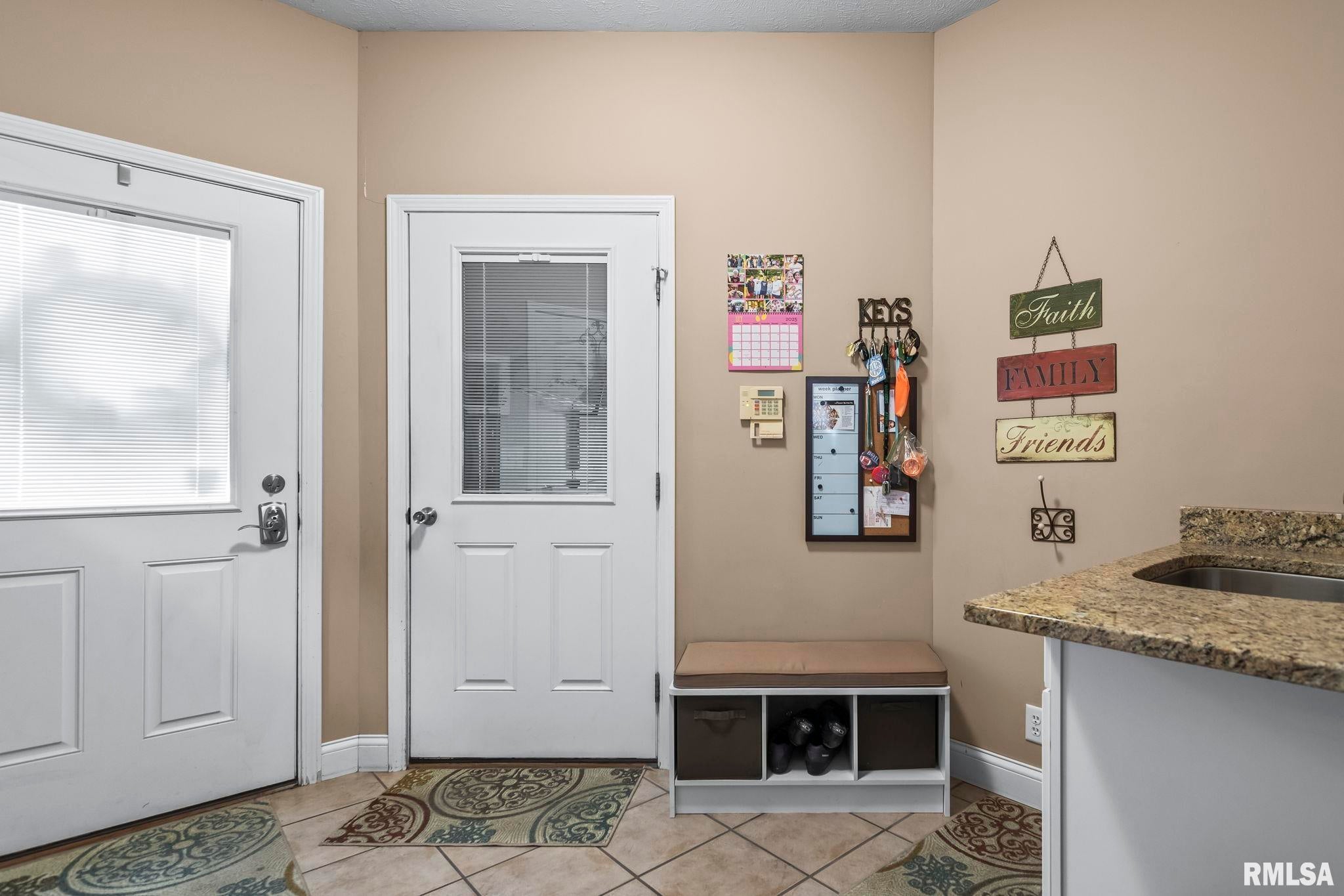 Athens, Illinois, 62613, United States, 5 Bedrooms Bedrooms, ,7 BathroomsBathrooms,Residential,Active,1898238