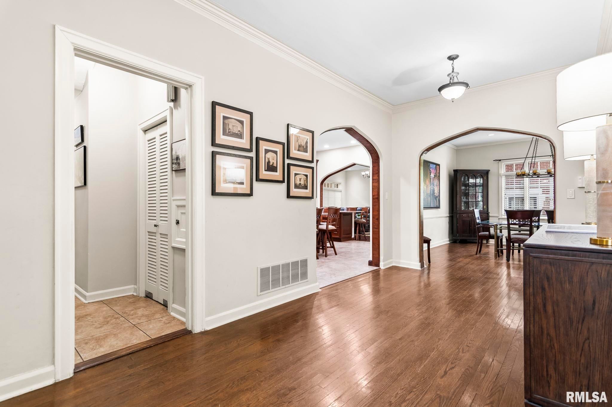 Springfield, Illinois, 62704, United States, 6 Bedrooms Bedrooms, ,7 BathroomsBathrooms,Residential,Active,1820370