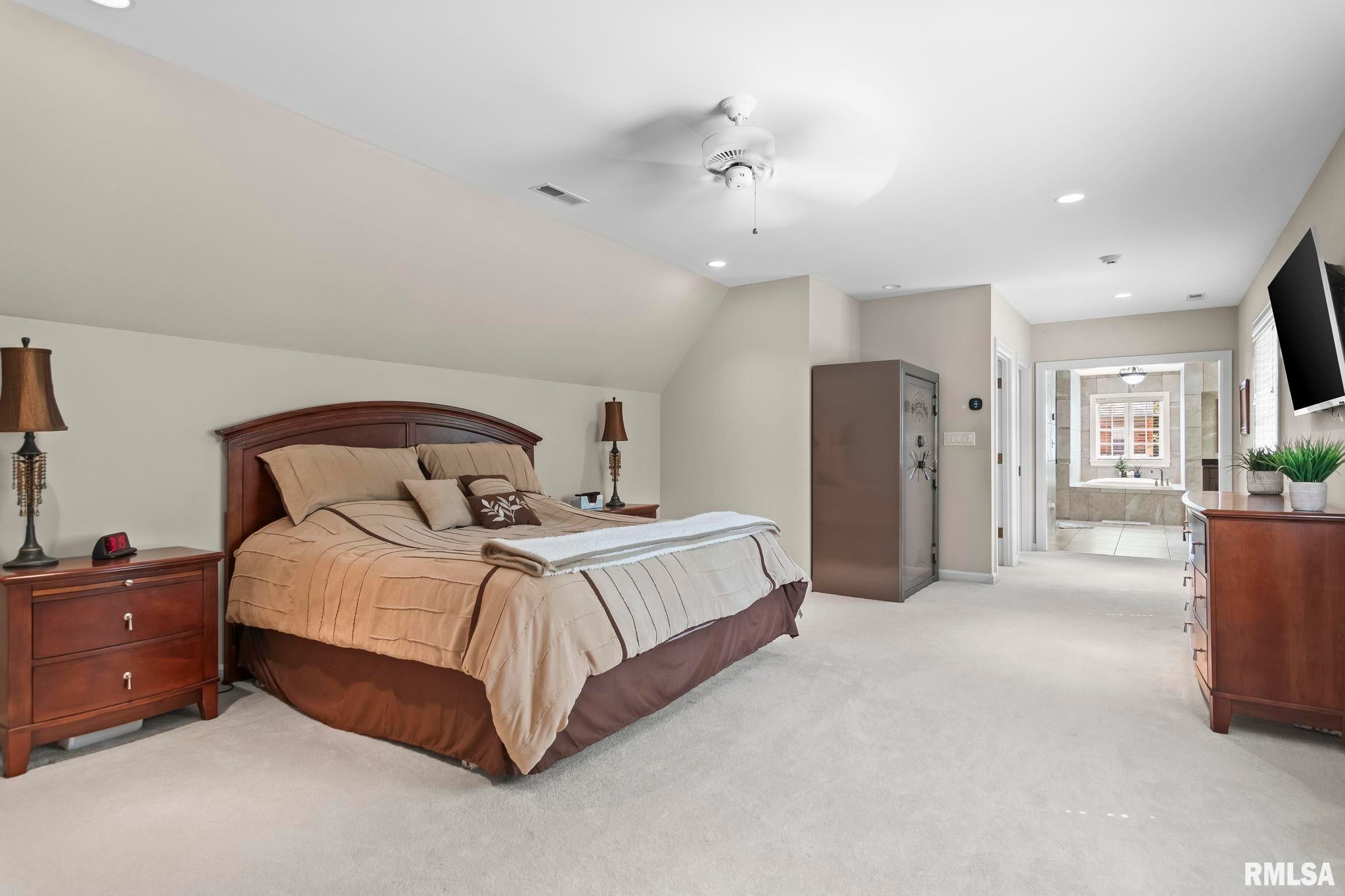 Springfield, Illinois, 62704, United States, 6 Bedrooms Bedrooms, ,7 BathroomsBathrooms,Residential,Active,1820370