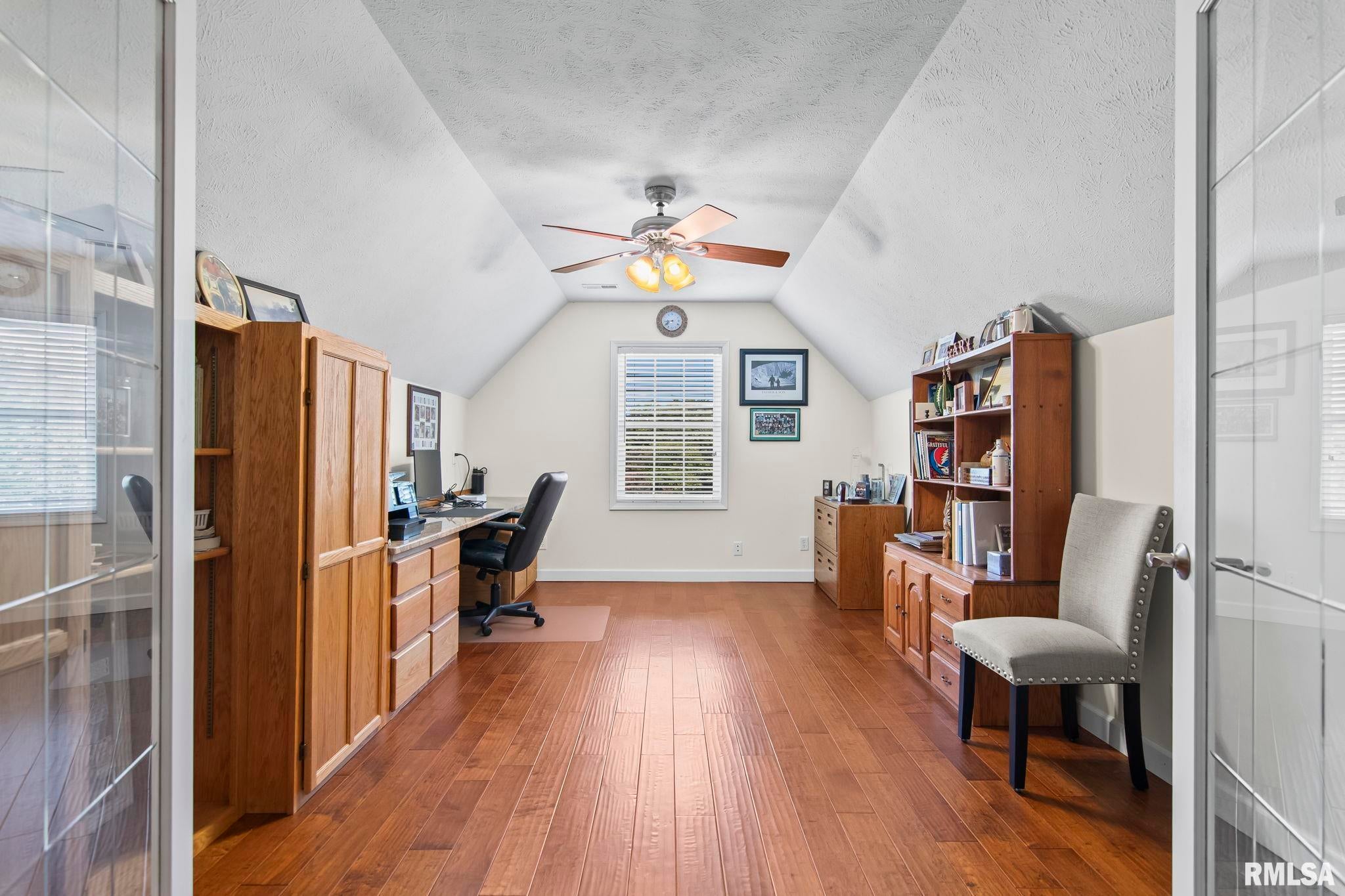 Athens, Illinois, 62613, United States, 5 Bedrooms Bedrooms, ,7 BathroomsBathrooms,Residential,Active,1898238