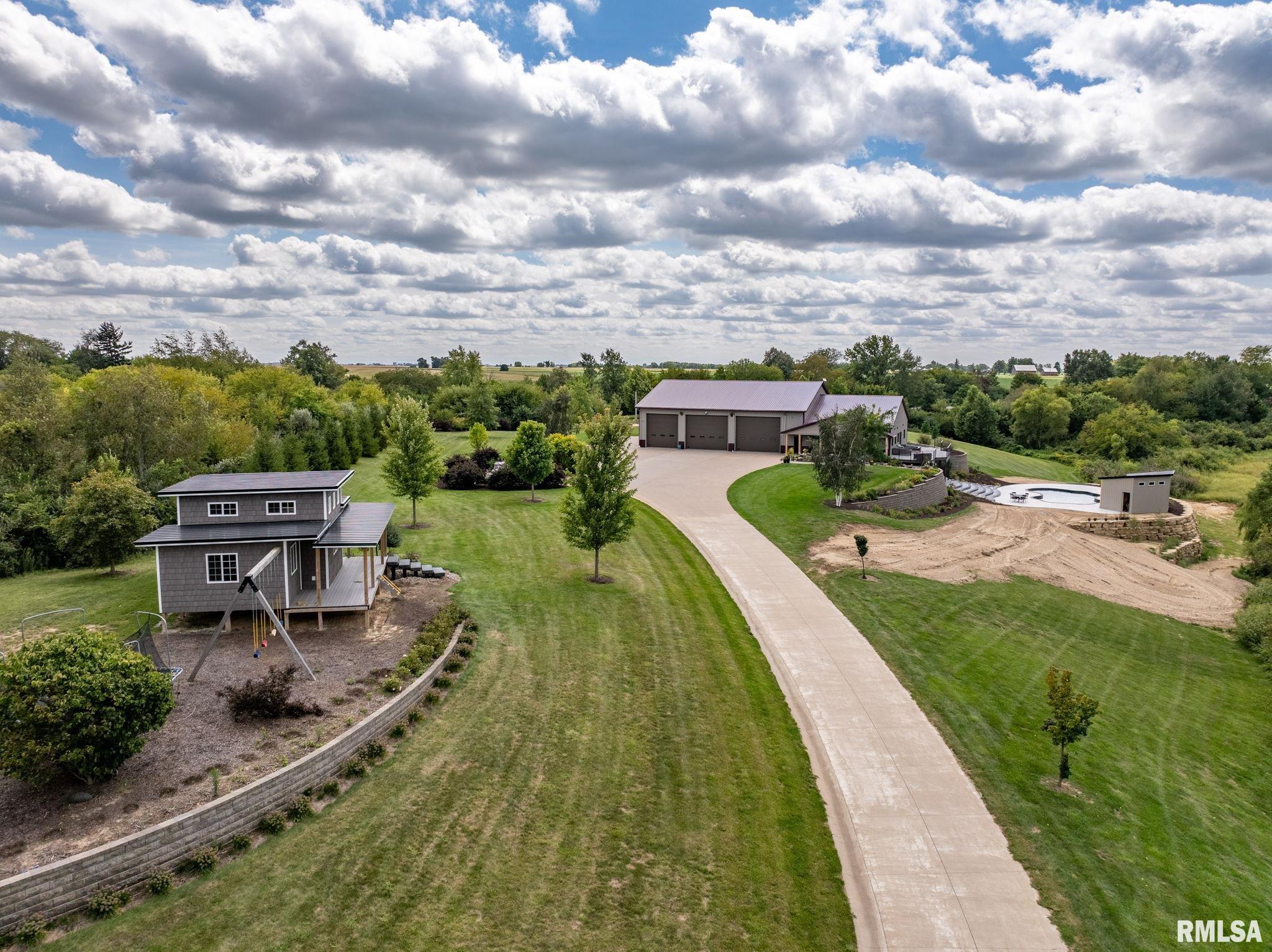 Geneseo, Illinois, 61254, United States, 3 Bedrooms Bedrooms, ,3 BathroomsBathrooms,Residential,Active,1945080