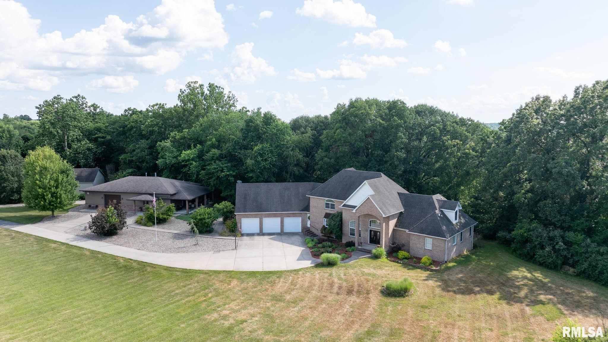 Athens, Illinois, 62613, United States, 5 Bedrooms Bedrooms, ,7 BathroomsBathrooms,Residential,Active,1898238