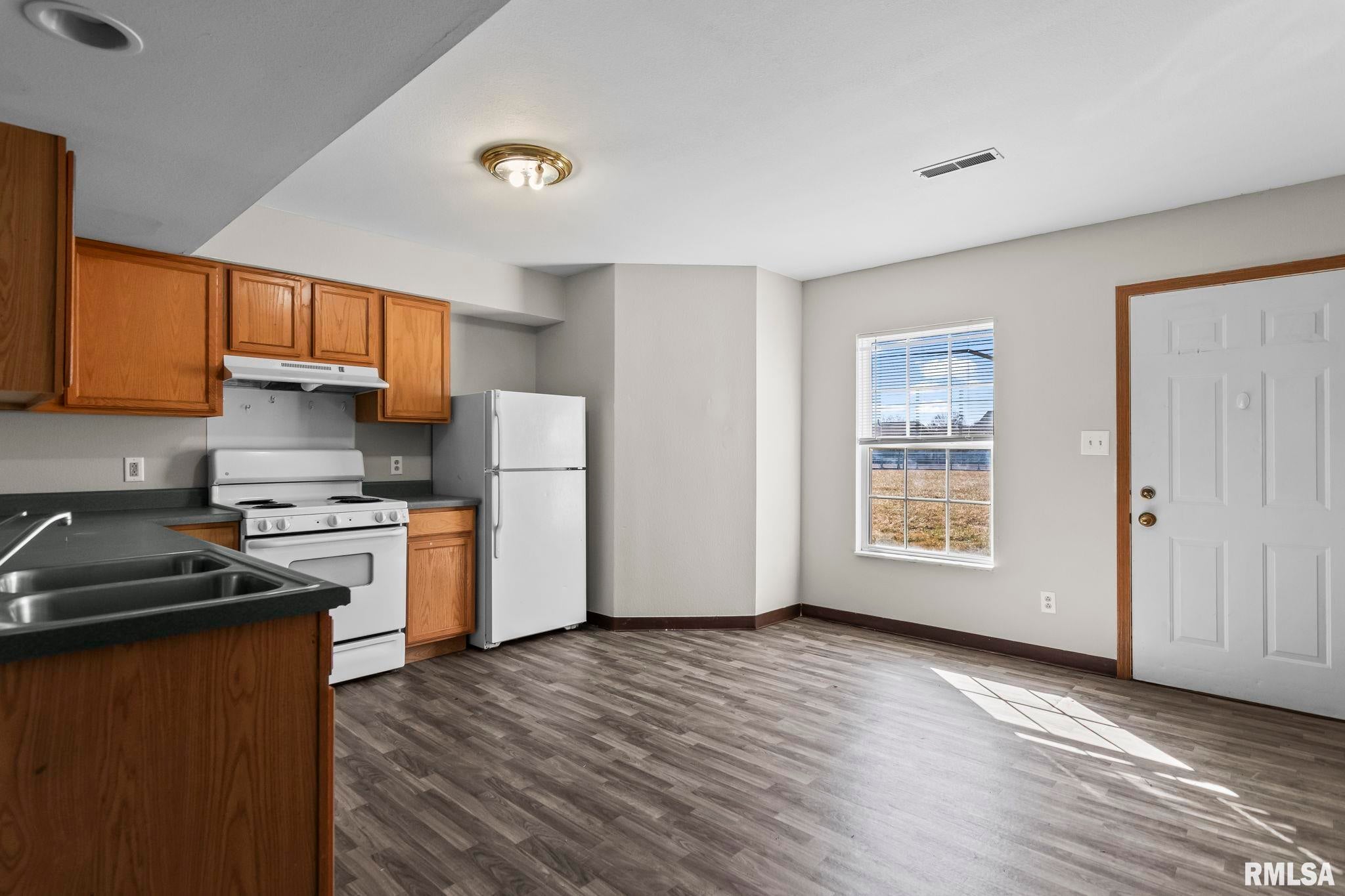 Chatham, Illinois, 62629, United States, ,Residential,Contingent,1788474