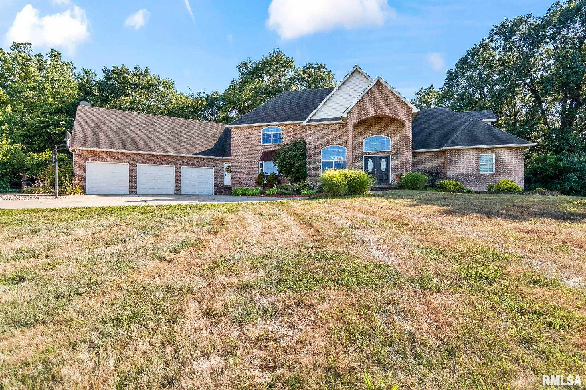 Athens, Illinois, 62613, United States, 5 Bedrooms Bedrooms, ,7 BathroomsBathrooms,Residential,Active,1898238