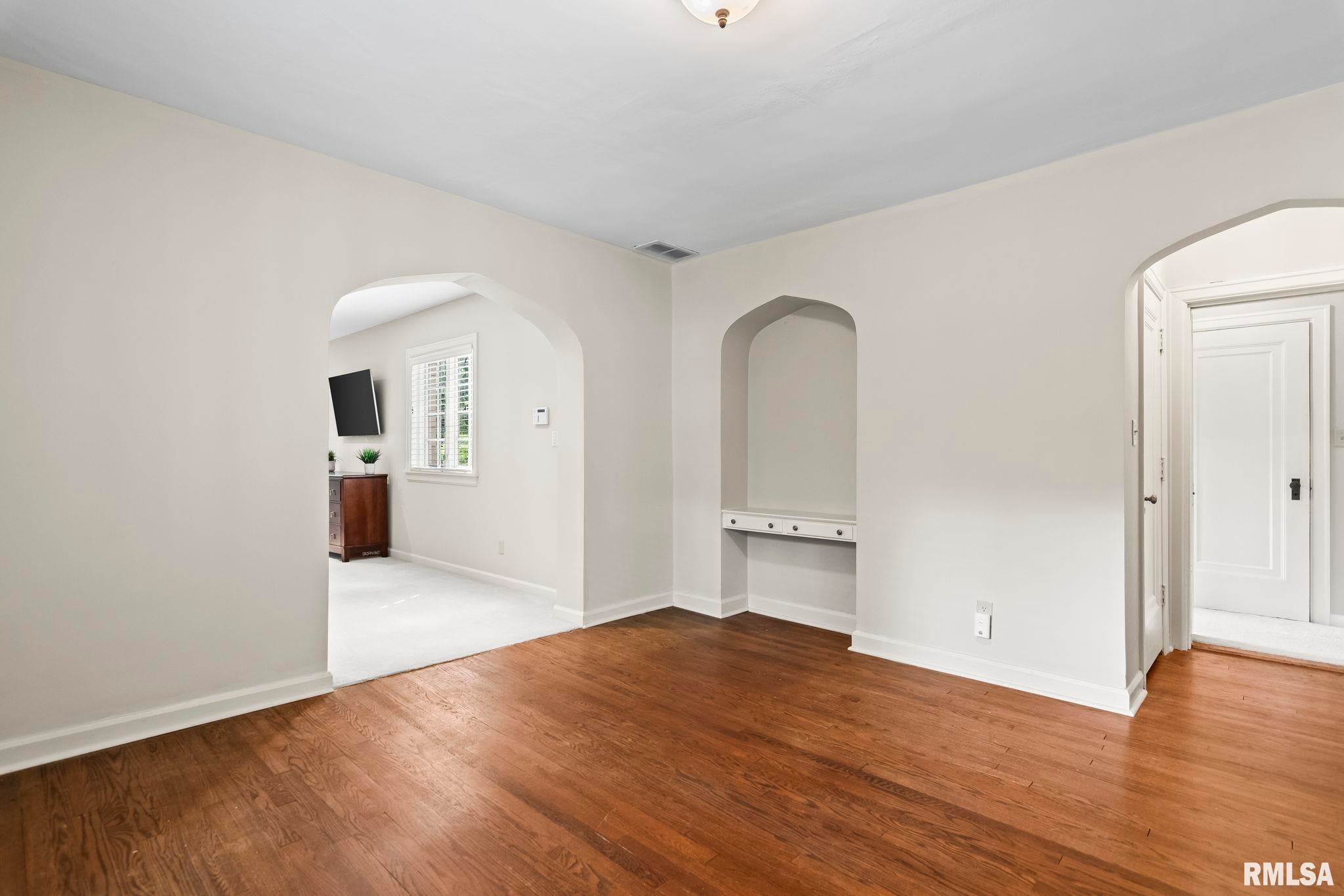 Springfield, Illinois, 62704, United States, 6 Bedrooms Bedrooms, ,7 BathroomsBathrooms,Residential,Active,1820370