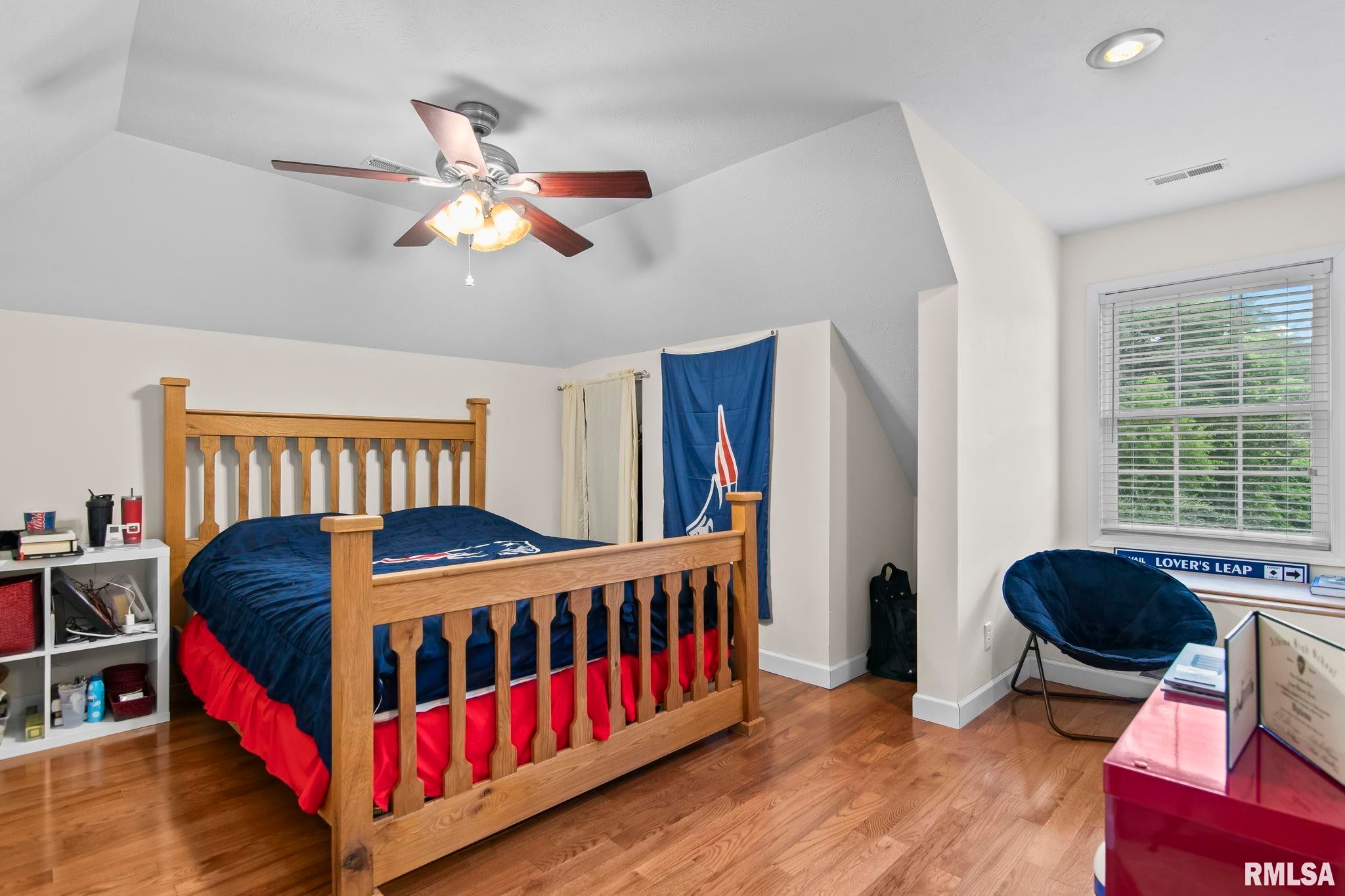 Athens, Illinois, 62613, United States, 5 Bedrooms Bedrooms, ,7 BathroomsBathrooms,Residential,Active,1898238