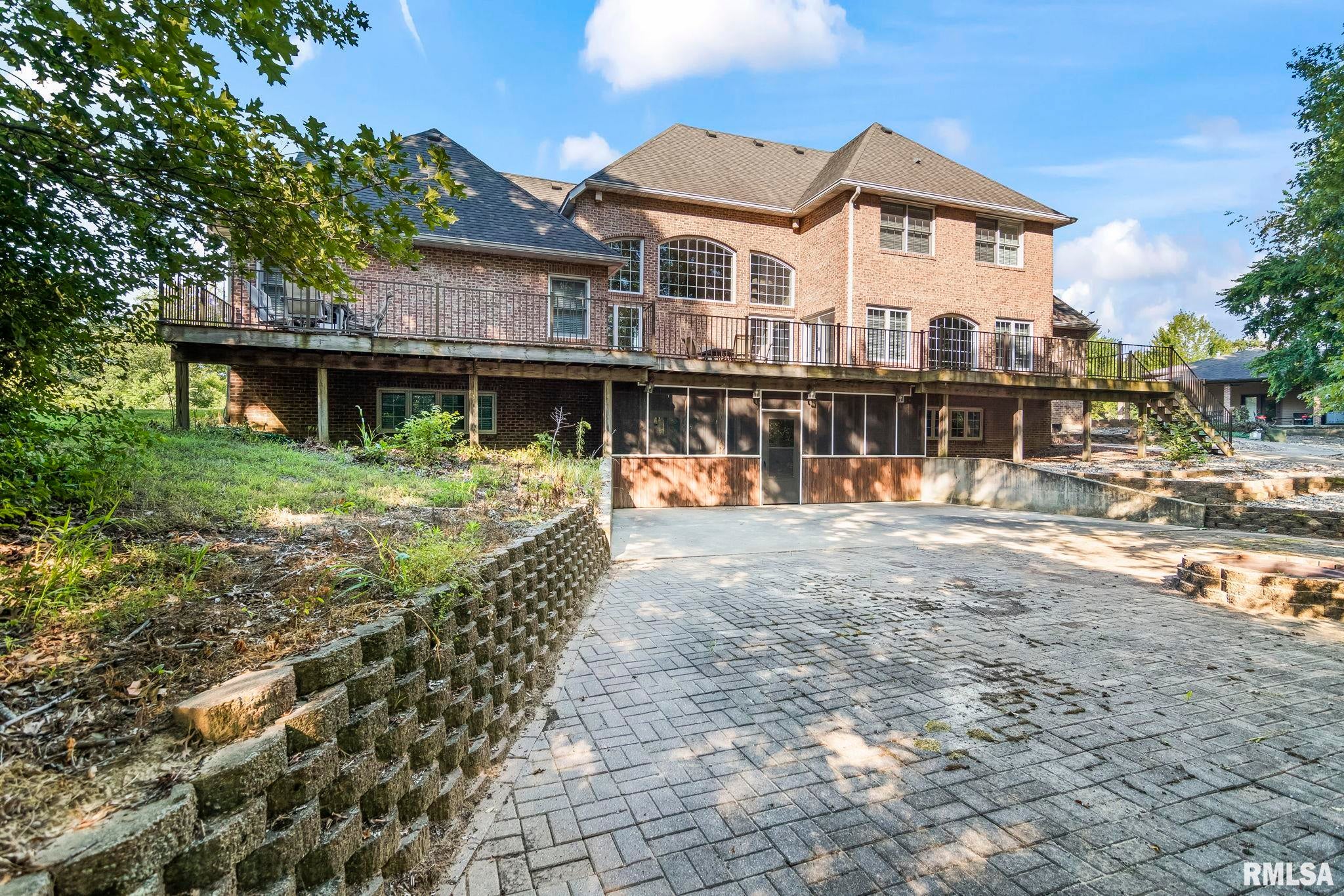 Athens, Illinois, 62613, United States, 5 Bedrooms Bedrooms, ,7 BathroomsBathrooms,Residential,Active,1898238