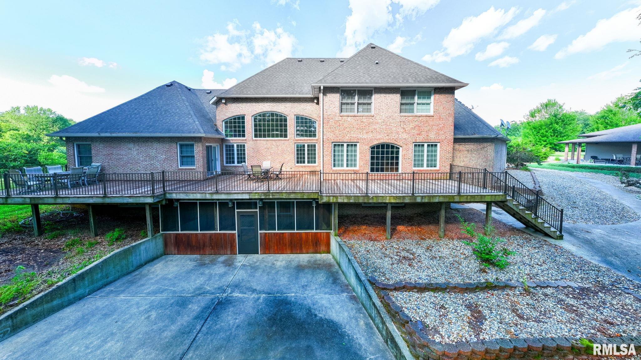 Athens, Illinois, 62613, United States, 5 Bedrooms Bedrooms, ,7 BathroomsBathrooms,Residential,Active,1898238