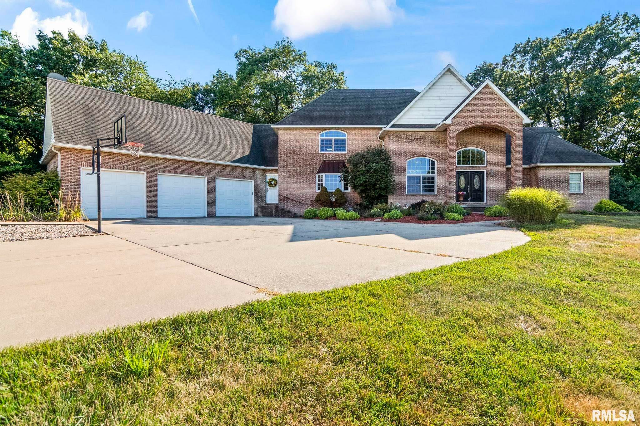 Athens, Illinois, 62613, United States, 5 Bedrooms Bedrooms, ,7 BathroomsBathrooms,Residential,Active,1898238 Athens, Illinois, 62613, United States, 5 Bedrooms Bedrooms, ,7 BathroomsBathrooms,Residential,Active,1898238