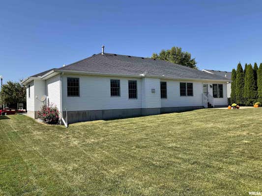 819 SAWGRASS CT, ELDRIDGE, IA 52748, photo 2 of 39