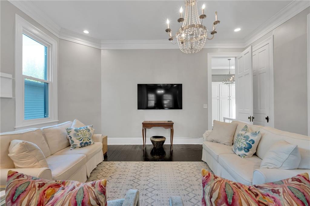 New Orleans, Louisiana, 70115, United States, 5 Bedrooms Bedrooms, ,4 BathroomsBathrooms,Residential,Active,1892595