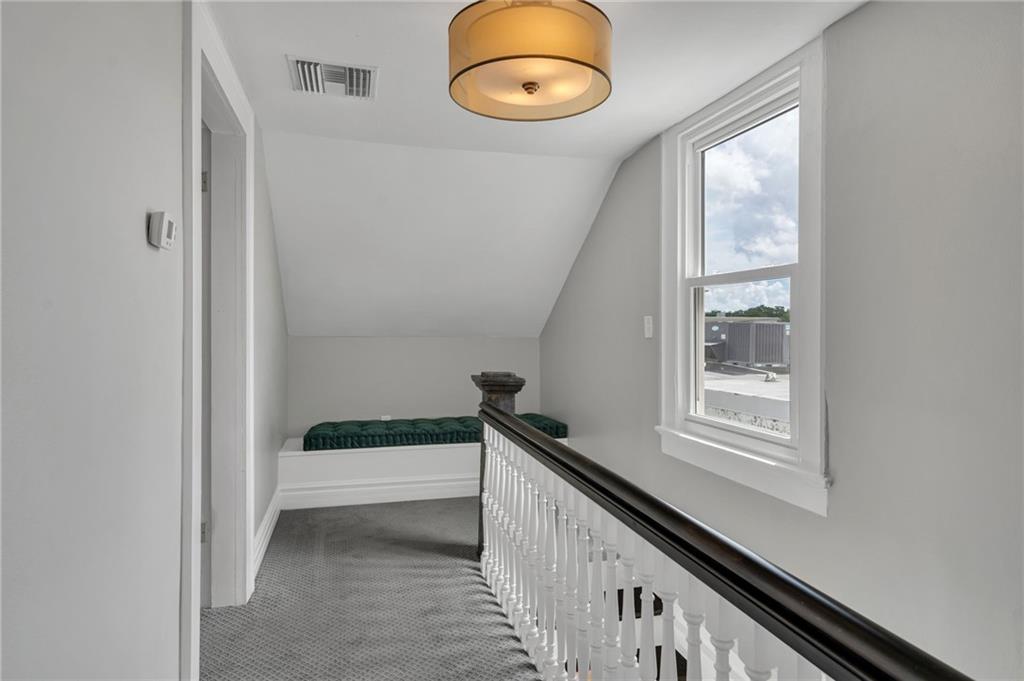 New Orleans, Louisiana, 70115, United States, 5 Bedrooms Bedrooms, ,4 BathroomsBathrooms,Residential,Active,1892595