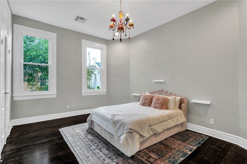 New Orleans, Louisiana, 70115, United States, 5 Bedrooms Bedrooms, ,4 BathroomsBathrooms,Residential,Active,1892595