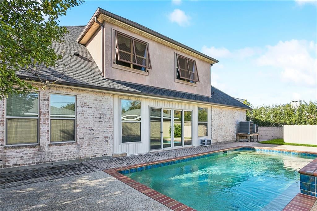 Harahan, Louisiana, 70123, United States, 4 Bedrooms Bedrooms, ,4 BathroomsBathrooms,Residential,Active,2007031