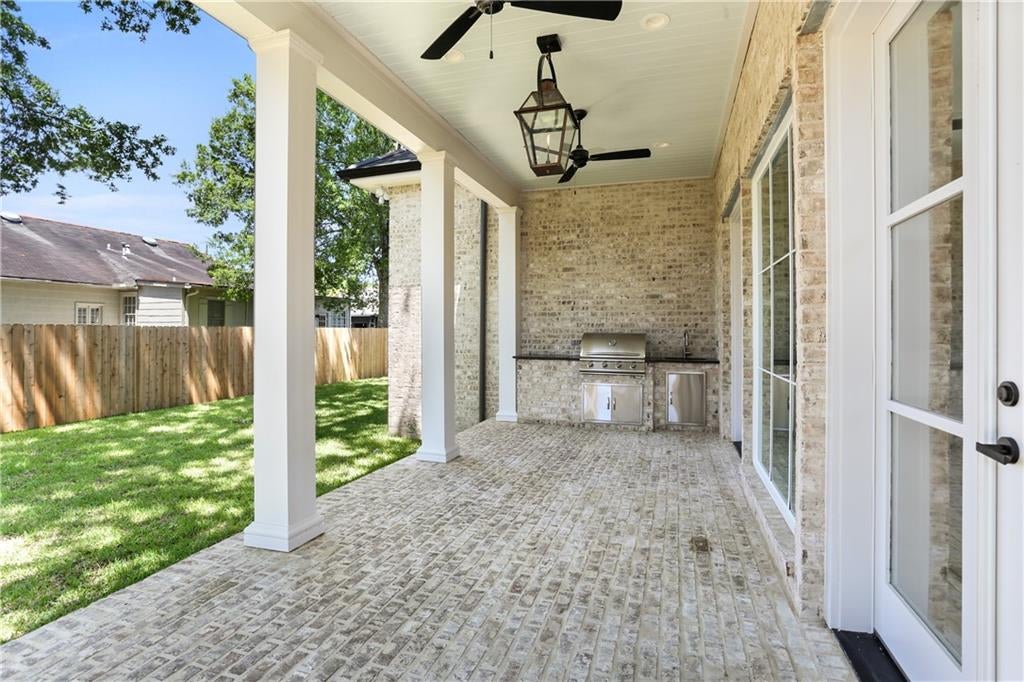 New Orleans, Louisiana, 70124, United States, 6 Bedrooms Bedrooms, ,6 BathroomsBathrooms,Residential,Active,1849202