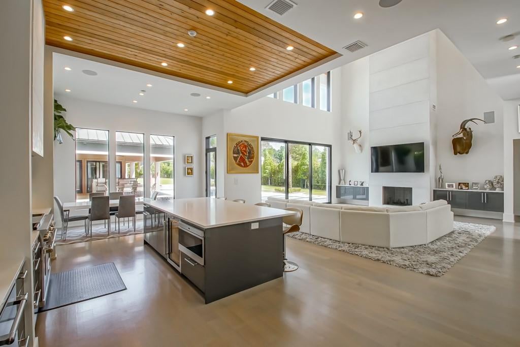 River Ridge, Louisiana, 70123, United States, 5 Bedrooms Bedrooms, ,4 BathroomsBathrooms,Residential,Active,1953285