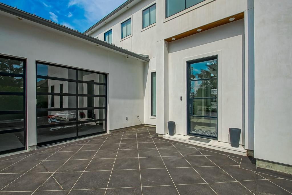 River Ridge, Louisiana, 70123, United States, 5 Bedrooms Bedrooms, ,4 BathroomsBathrooms,Residential,Active,1953285