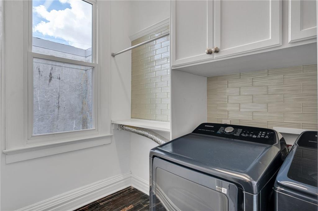 New Orleans, Louisiana, 70115, United States, 5 Bedrooms Bedrooms, ,4 BathroomsBathrooms,Residential,Active,1892595