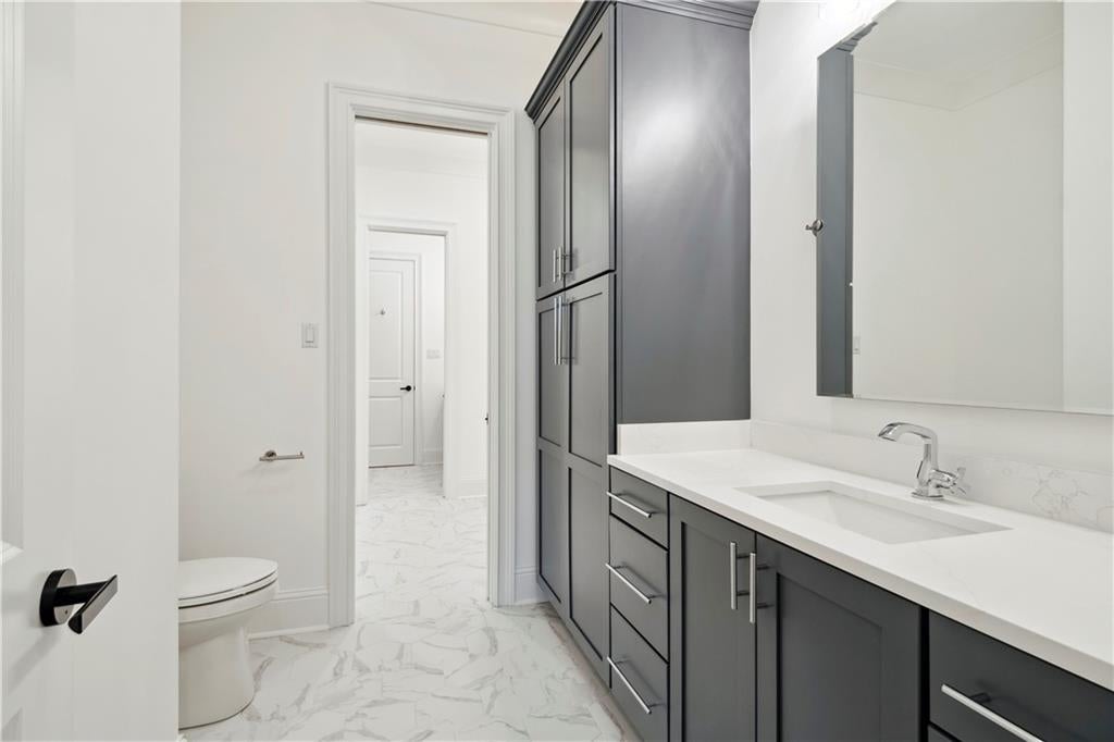 New Orleans, Louisiana, 70124, United States, 6 Bedrooms Bedrooms, ,6 BathroomsBathrooms,Residential,Active,1849202