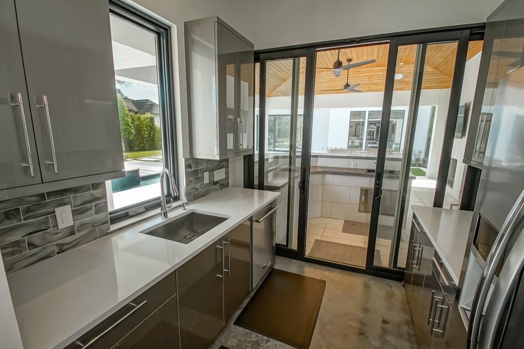 River Ridge, Louisiana, 70123, United States, 5 Bedrooms Bedrooms, ,4 BathroomsBathrooms,Residential,Active,1953285