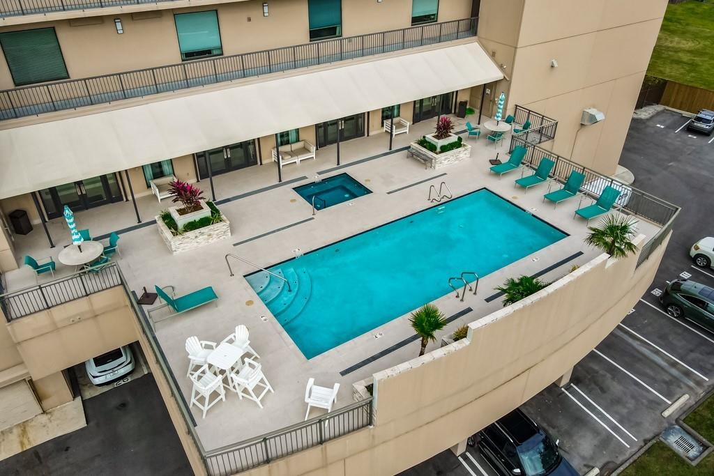 New Orleans, Louisiana, 70124, United States, 2 Bedrooms Bedrooms, ,3 BathroomsBathrooms,Residential,Active,2008338