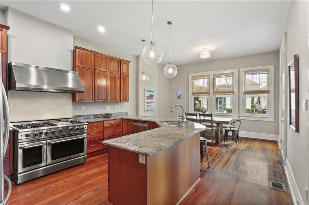 New Orleans, Louisiana, 70119, United States, 6 Bedrooms Bedrooms, ,6 BathroomsBathrooms,Residential,Active,1959548