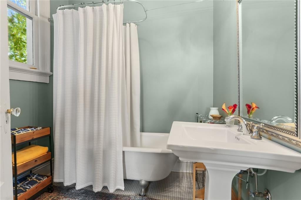 New Orleans, Louisiana, 70119, United States, 6 Bedrooms Bedrooms, ,6 BathroomsBathrooms,Residential,Active,1959548