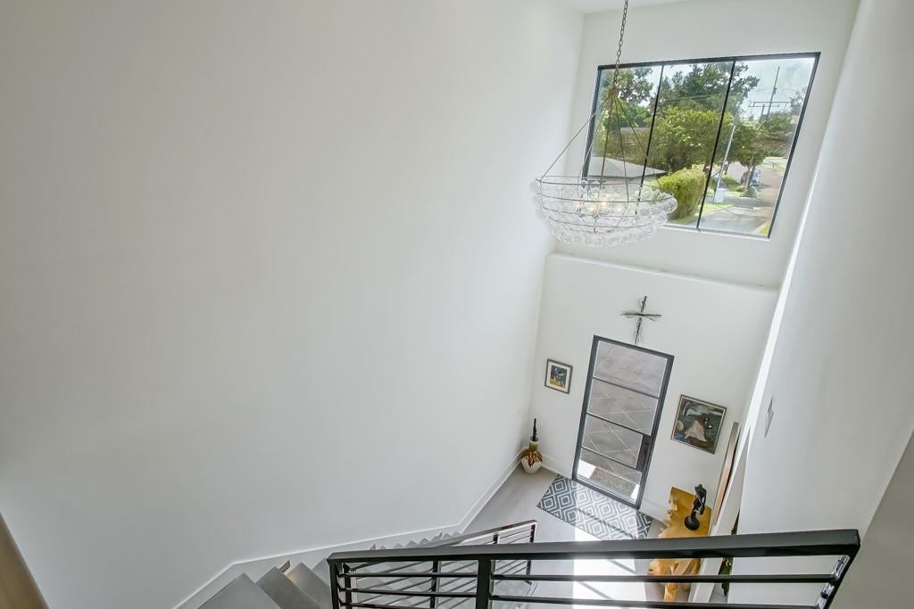 River Ridge, Louisiana, 70123, United States, 5 Bedrooms Bedrooms, ,4 BathroomsBathrooms,Residential,Active,1953285