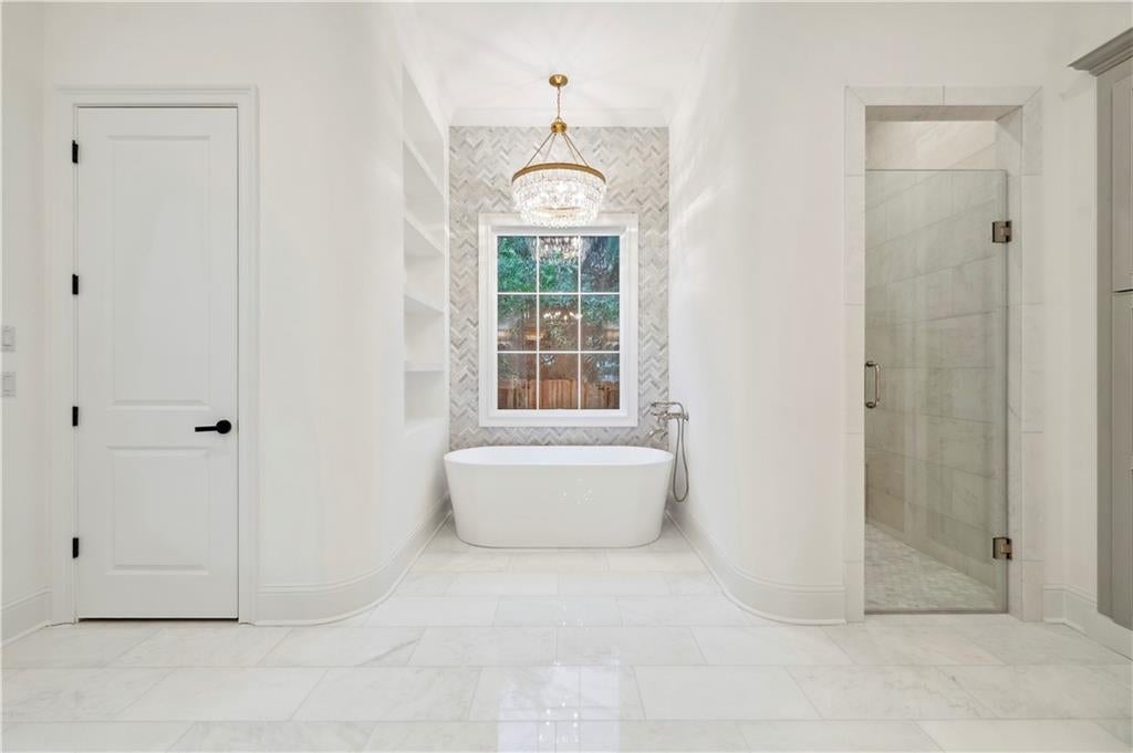 New Orleans, Louisiana, 70124, United States, 6 Bedrooms Bedrooms, ,6 BathroomsBathrooms,Residential,Active,1849202